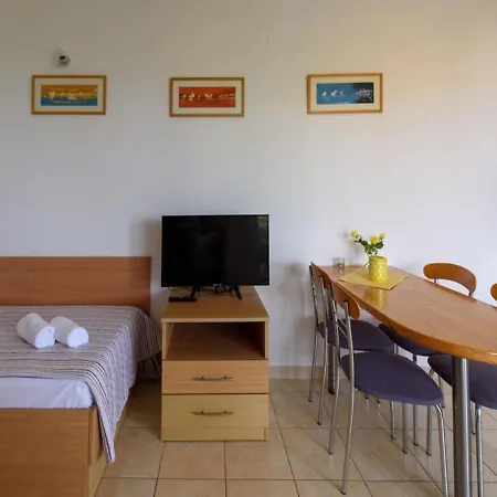 Simplistic In Suko An With Balcony Apartment *