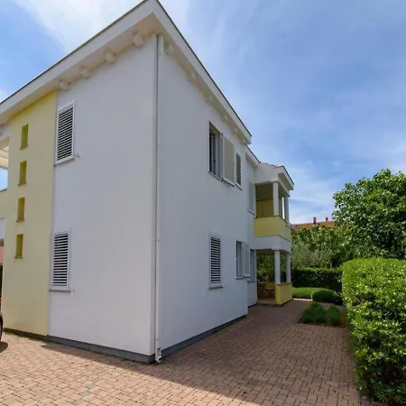 Apartman Simplistic In Suko An With Balcony
